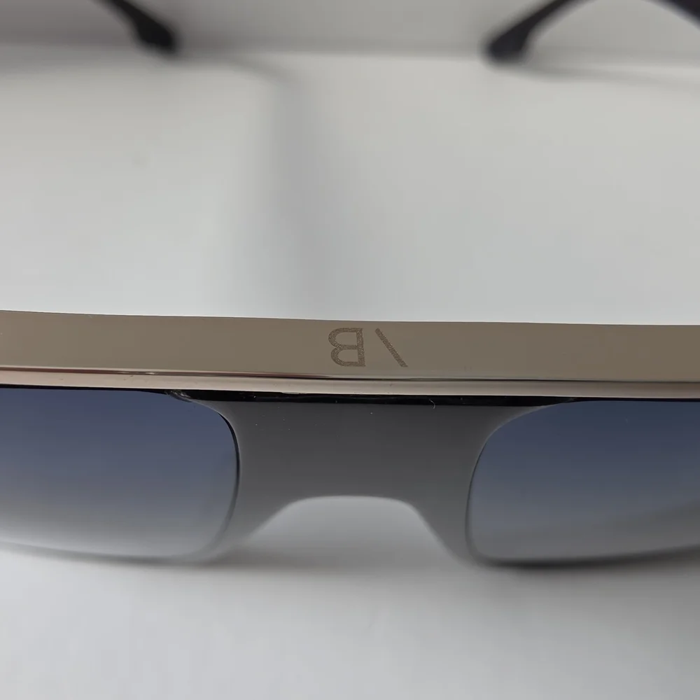 Victoria Beckham Black Sunglasses - Picture 4 of 6